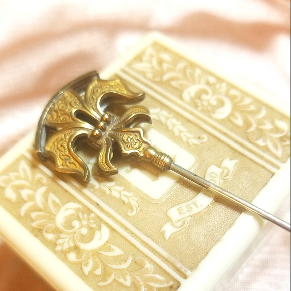 Victorian Era Etruscan Revival Fluer De Lis Hat Pin - Picture 7 of 8